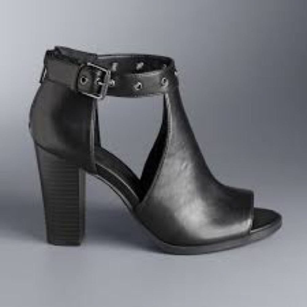 Simply Vera by Vera Wang Staring Women’s high heel ankle boots